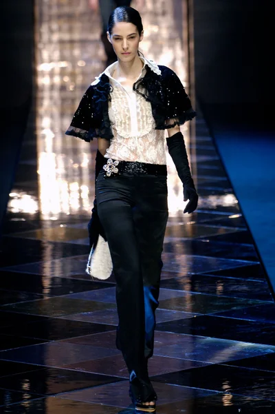 Look 48